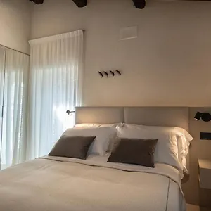 Xenios , Assisi Italia